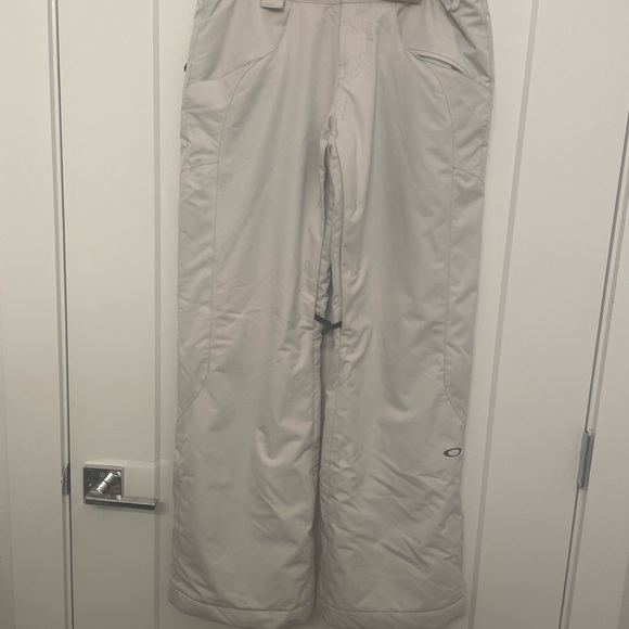 Oakley Women’s Loose-Fit Ski/Snowboard Pants - Picture 3 of 8